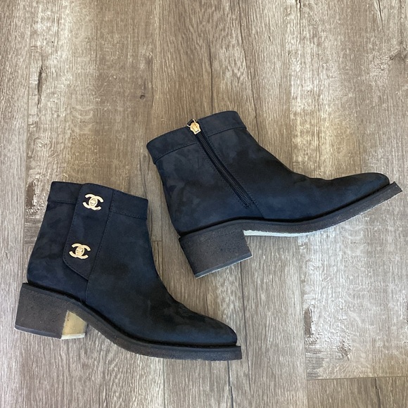 Chanel boots - Picture 8 of 15